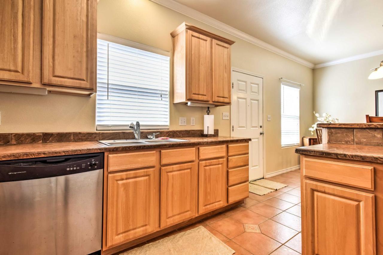 Waterfront Corpus Christi Townhome With Pool And Dock! Buitenkant foto